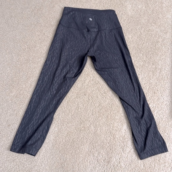 lululemon Capri Legging - Picture 1 of 3